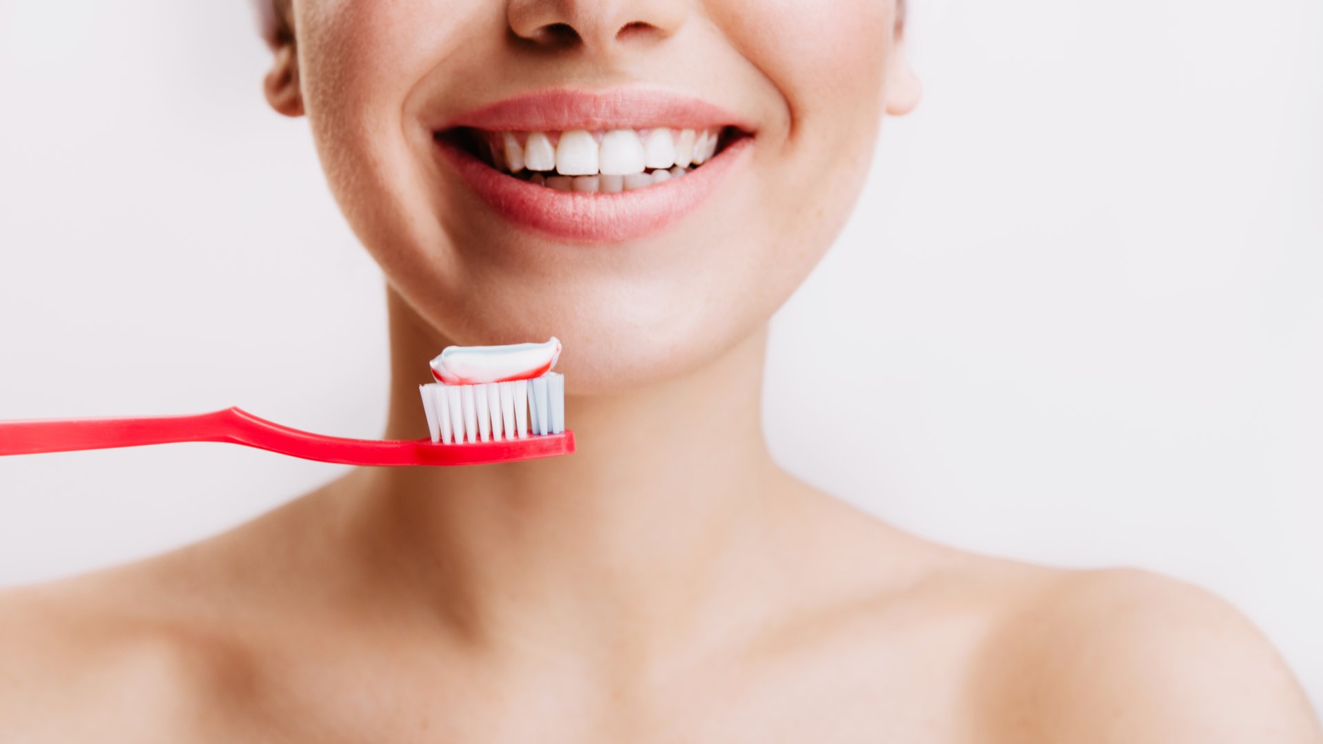 Ínyvérzés: Mi okozhatja? Hogyan előzzük meg? | PureDental Mitől alakul ki az ínyvérzés? Hogyan kezelhető? Segít a PureDental