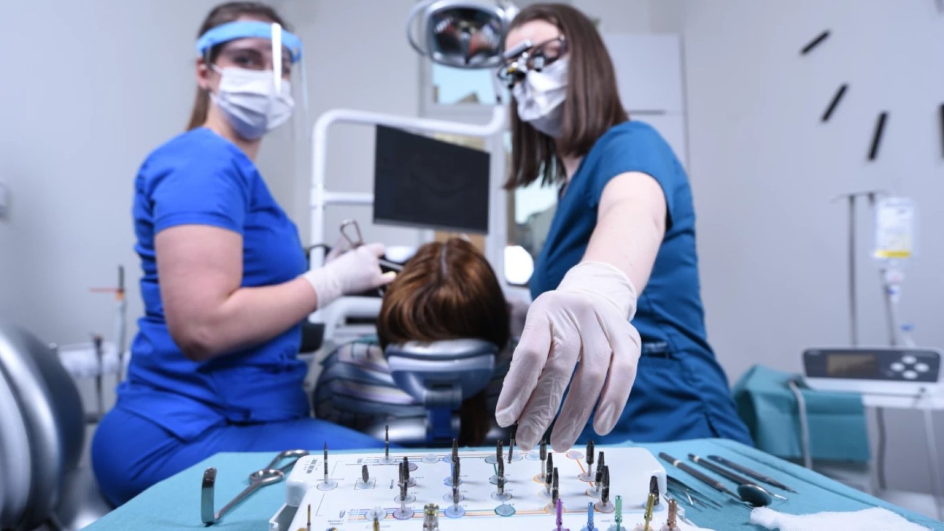 Dental implant prices in Budapest