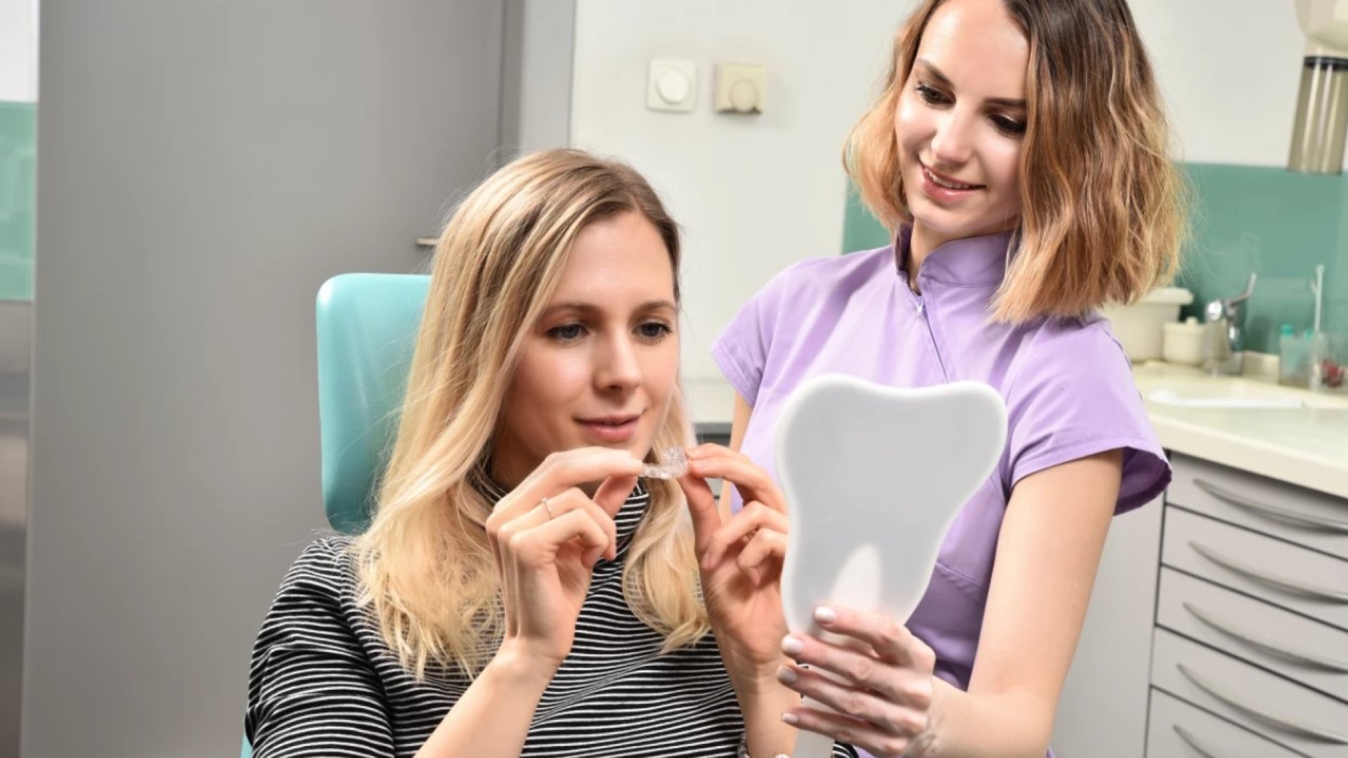 Invisible braces in Budapest at PureDental