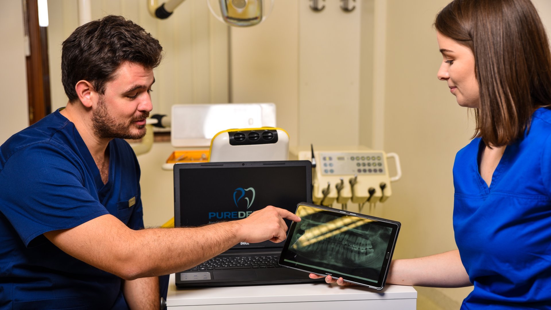 Private dentist prices: how much does a private dentist cost? - PureDental