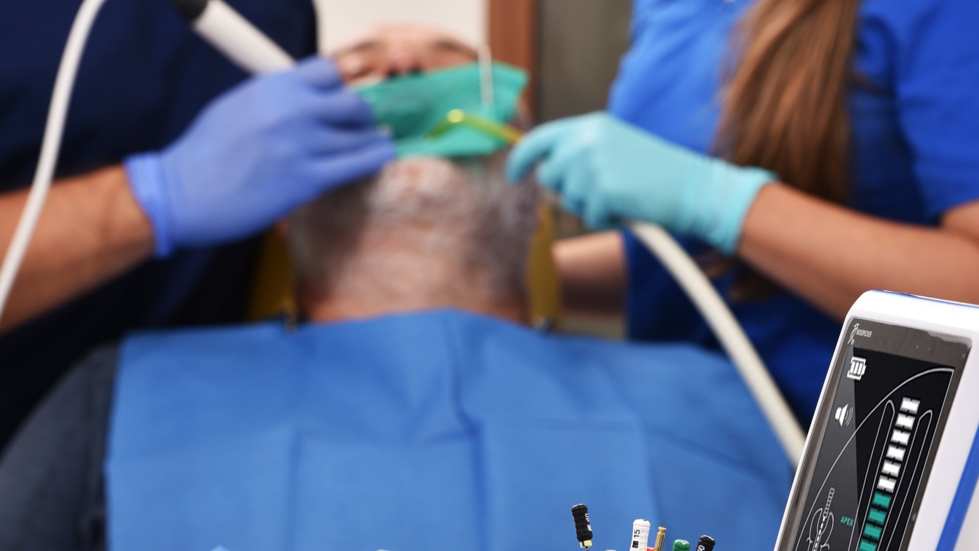 Tooth filling in Budapest | PureDental