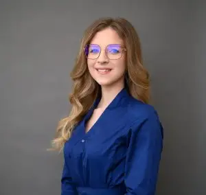 Dr. Molnár Júlia