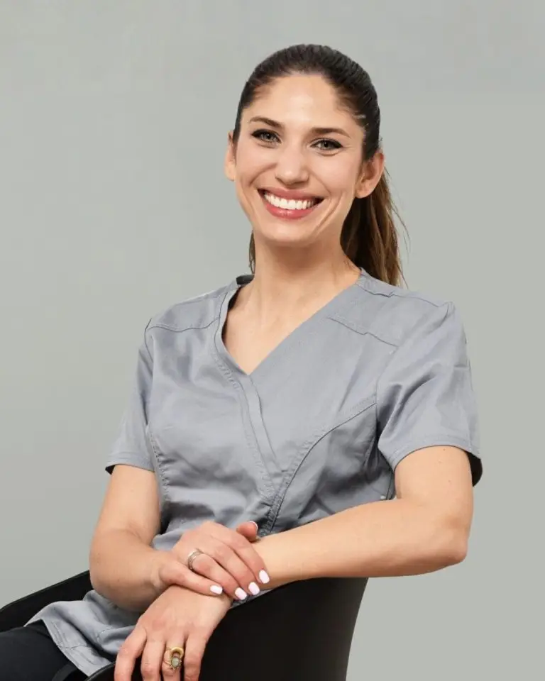 Dr. Polyák Orsolya, esztétikai fogorvos, mikroszkópos fogászat – PureDental
